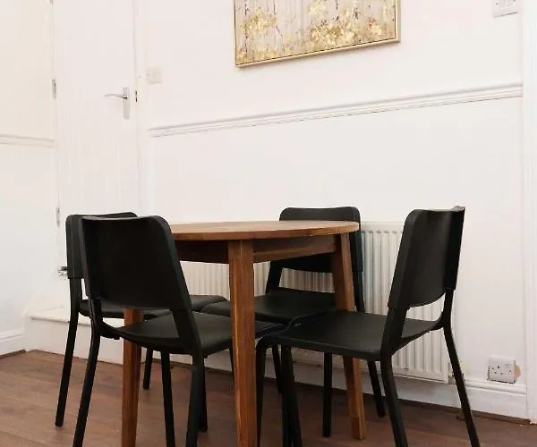 St Johns House 리즈